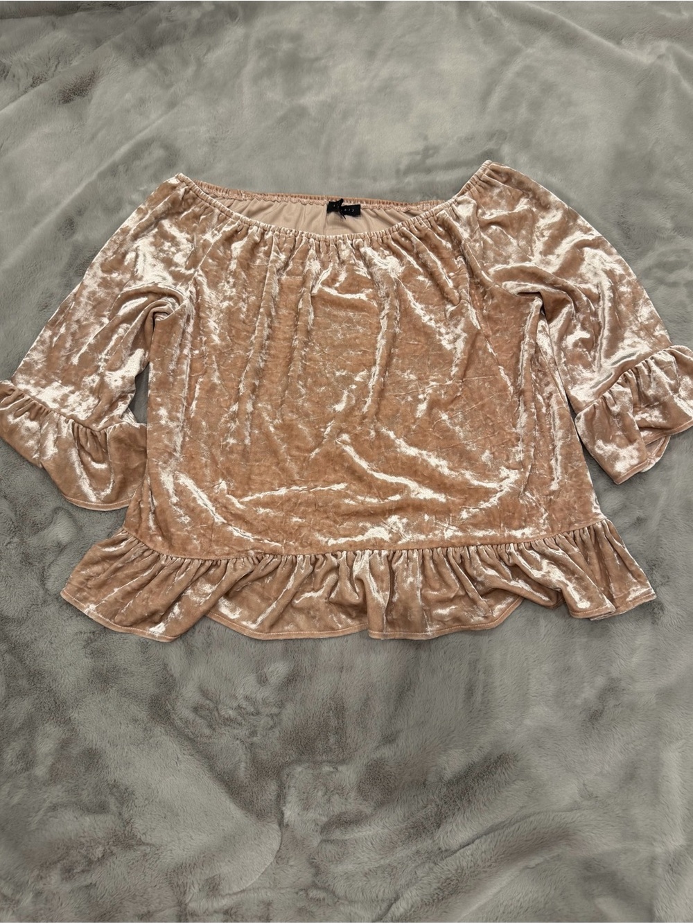 Sanctuary Champagne Crushed Velvet Off Shoulder Ruffle Peplum Blouse Size L